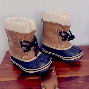 Like new Sorel Snow Boot Waterproof Toddle Size 6